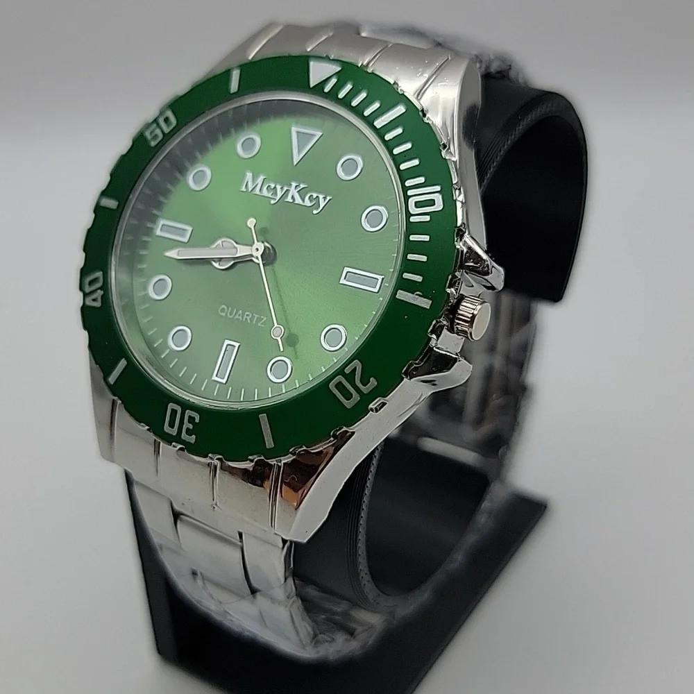 NEW McYKcy Green Dial Stainless Steel Quartz 43mm Mens Watch Illuminated Hands